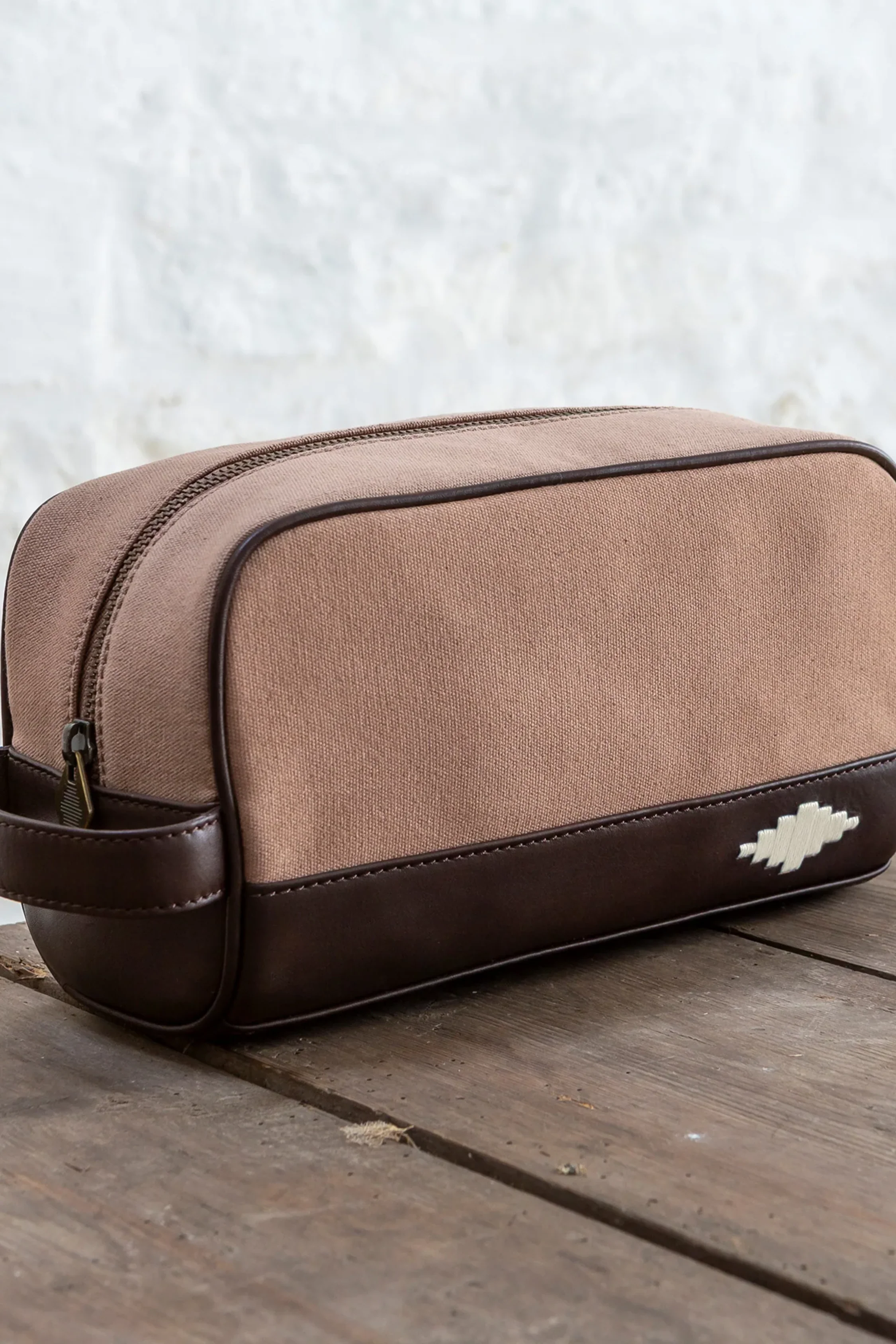Hombre Washbag Sand - Image 2