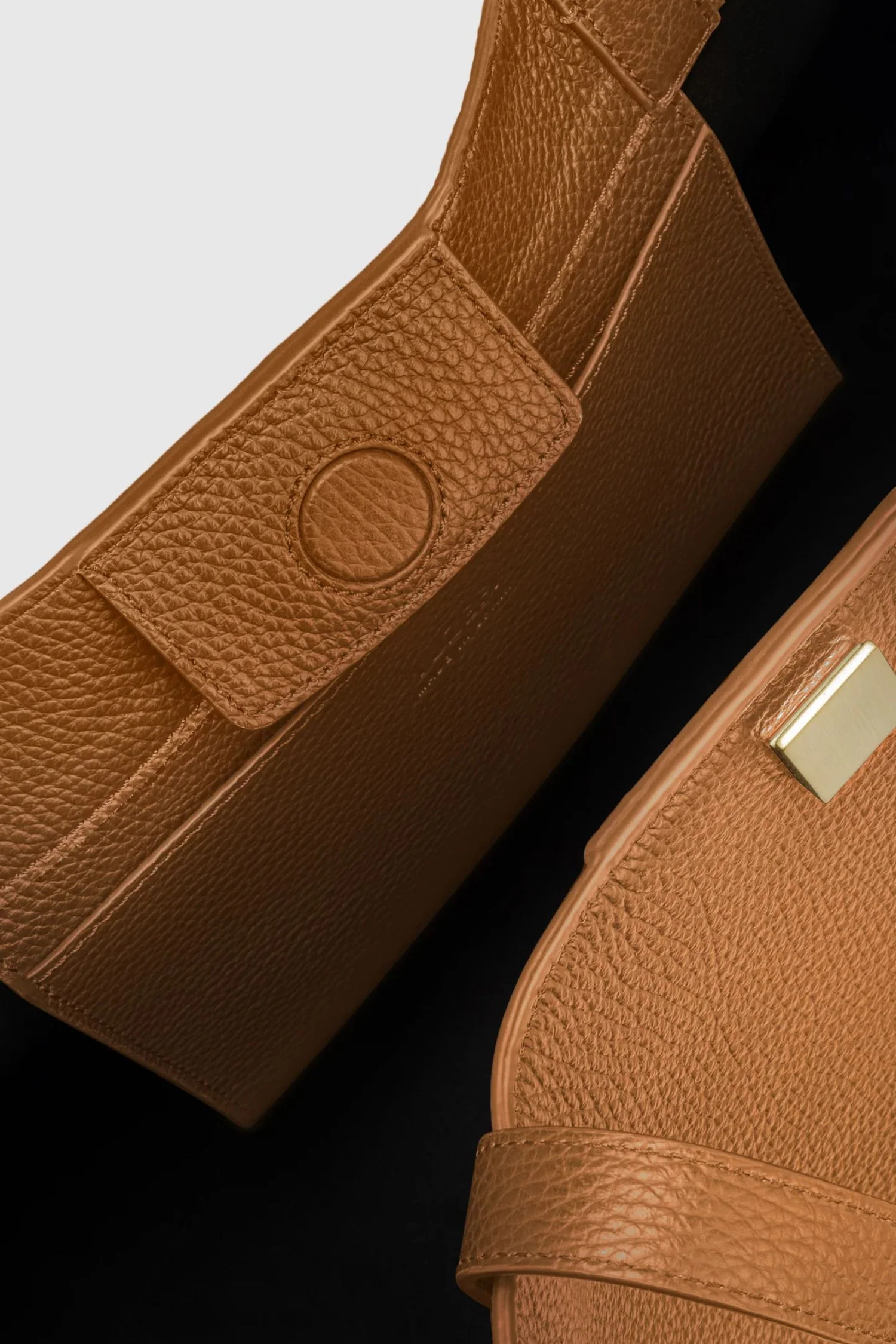Gyoza Tote- Hazel Pebble Grain Leather - Image 3