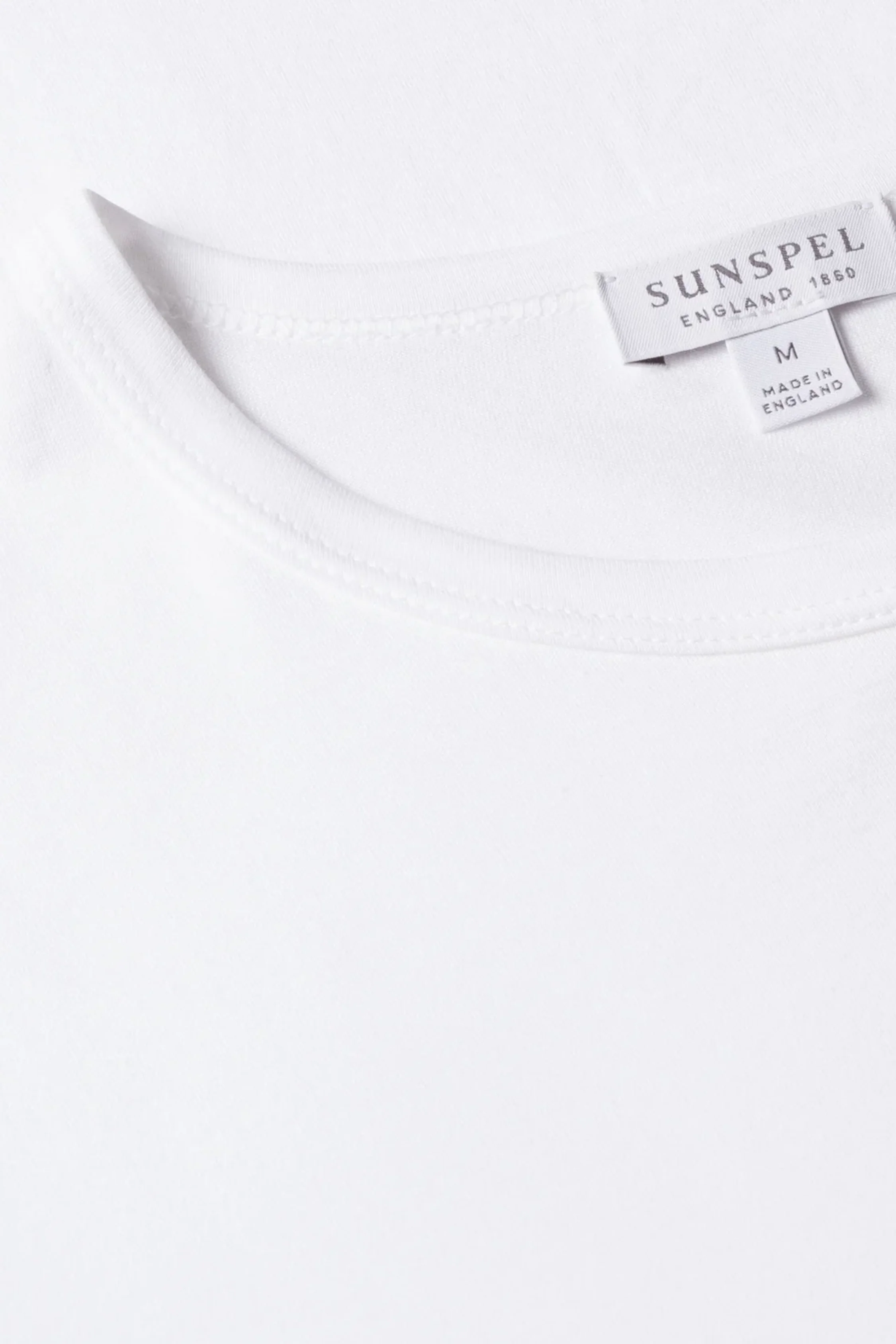 Classic T-Shirt White - Image 4
